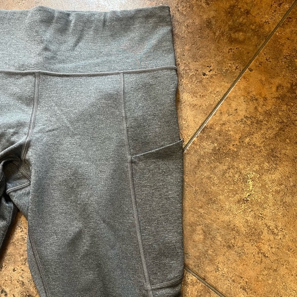 Athleta Gray Leggings Size M‎ - Picture 3 of 7